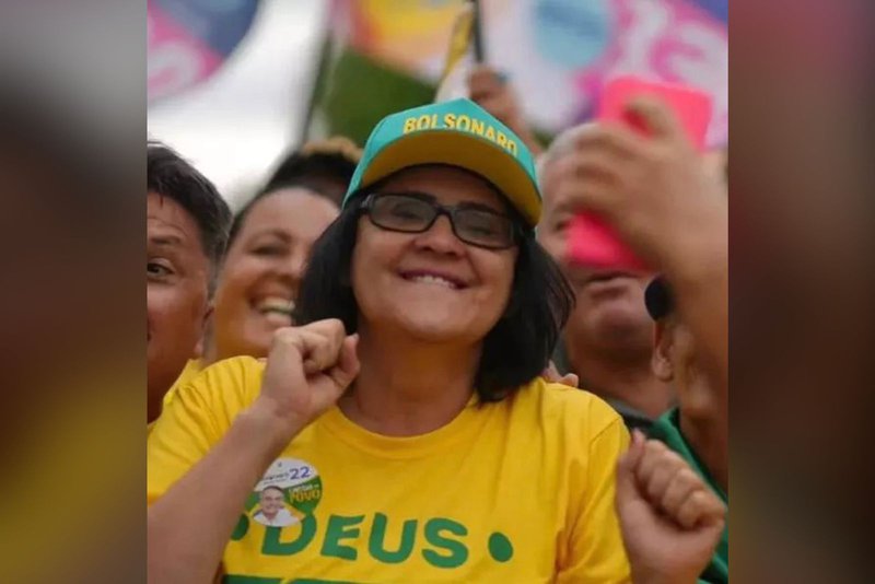 V Deo Em Culto Damares Faz Terror E Diz Que Crian As T M Dentes