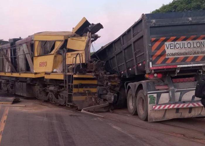 V Deo Maquinista Morre Ap S Grave Acidente Entre Caminh O E Trem Na Br