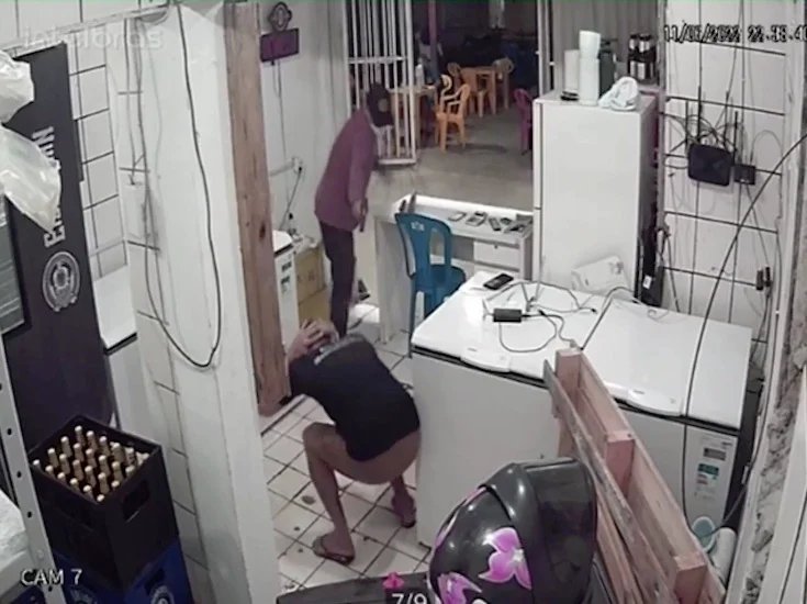 Vídeo Homem é executado a tiros em bar no Mocambinho Pensar Piauí