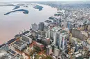 Porto Alegre, capital do Rio Grande Sul, inundada após dias de tempestades devastadoras