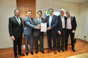 Rafael Fonteles, e ministro da Fazenda, Fernando Haddad, celebram contrato de investimentos junto ao Banco do Brasil(Ccom)