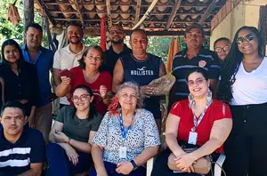 Equipe se reúne na casa de produtores de rapadura na comunidade Brejão, em Sebastião Barros(Renato Rodrigues/Pensar Piauí)
