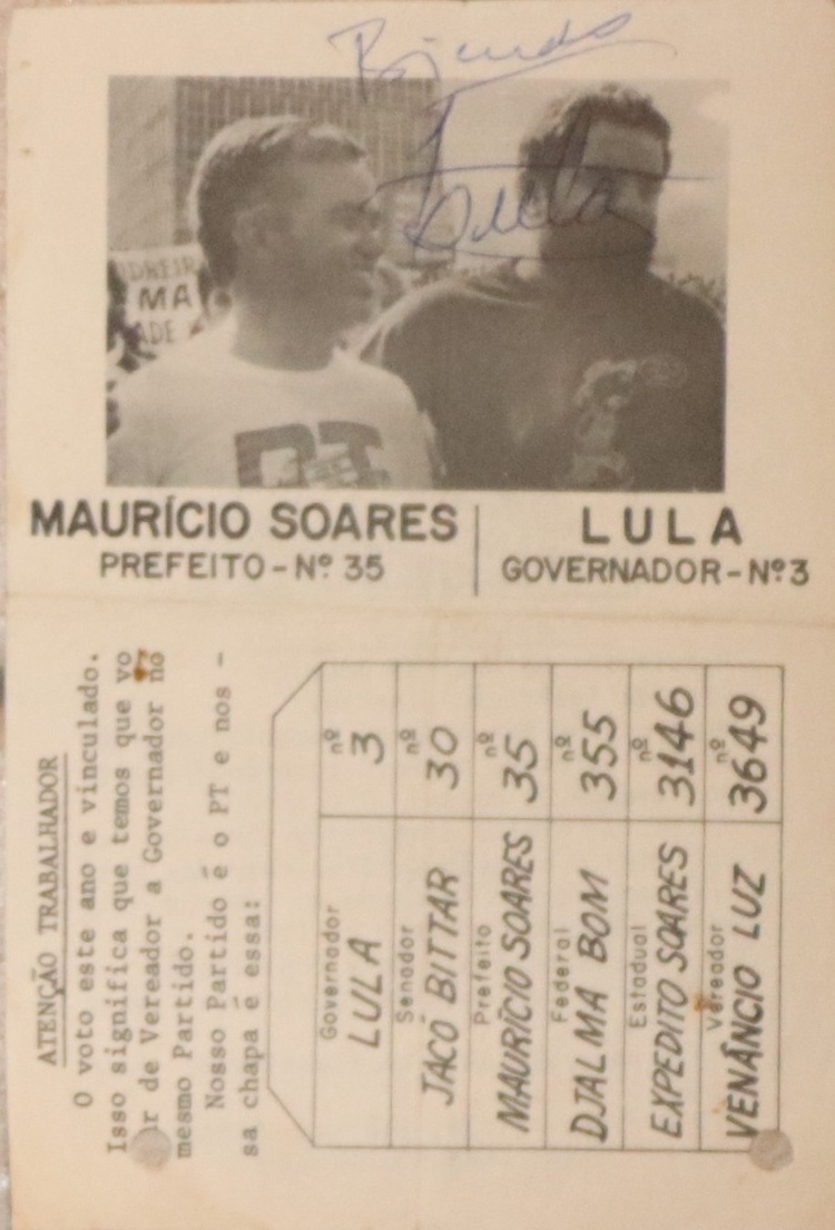 Maurício Soares era advogado do Sindicato dos Metalúrgicos e em 1982 foi o candidato PT a prefeito de SBCampo. Perdeu esta eleição mas em anos seguintes chegou à prefeitura. Saiu do PT e se aventurou por outros partidos