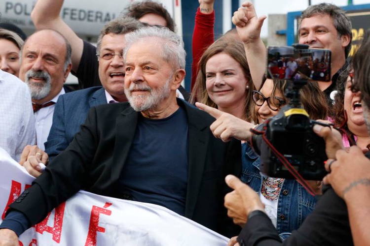 Alvo de ataques nas redes sociais, Lula segue como grande liderança