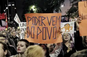 Bolsonaro promove o desmanche da universidade pública(Google Imagens)