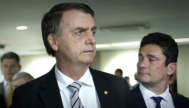 “Aquele medíocre se elegeu presidente!”