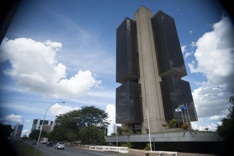 Contra todos: Banco Central (Campos Neto) mantém taxa de juros em 13,75% ao ano