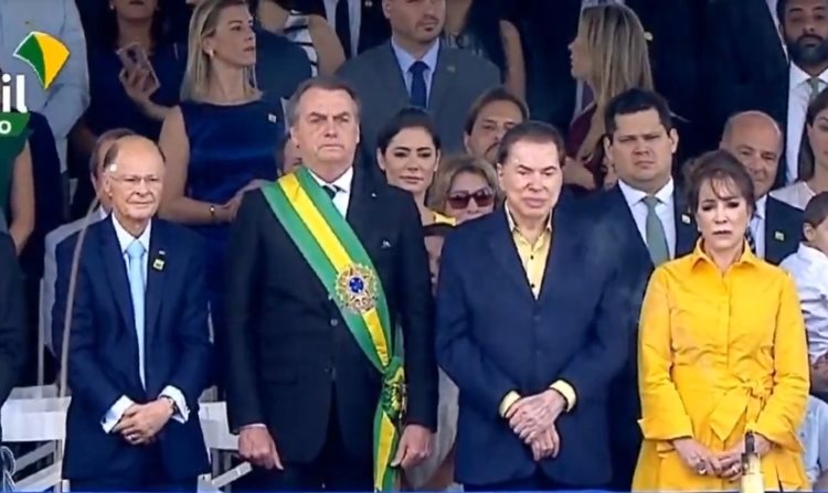 A mídia de massa continua importante e Bolsonaro joga o jogo