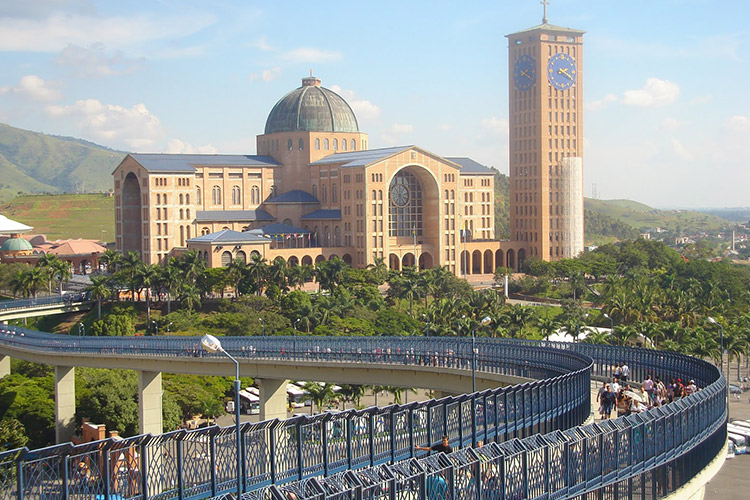 Basílica de Aparecida: Uma Bíblia de pedra