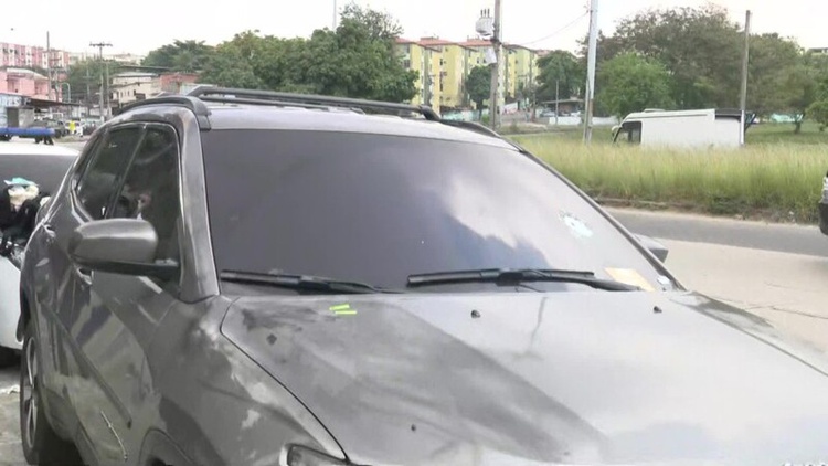 Carro de Cristiano Coimbra foi atingido, pelo menos, por quatro disparos