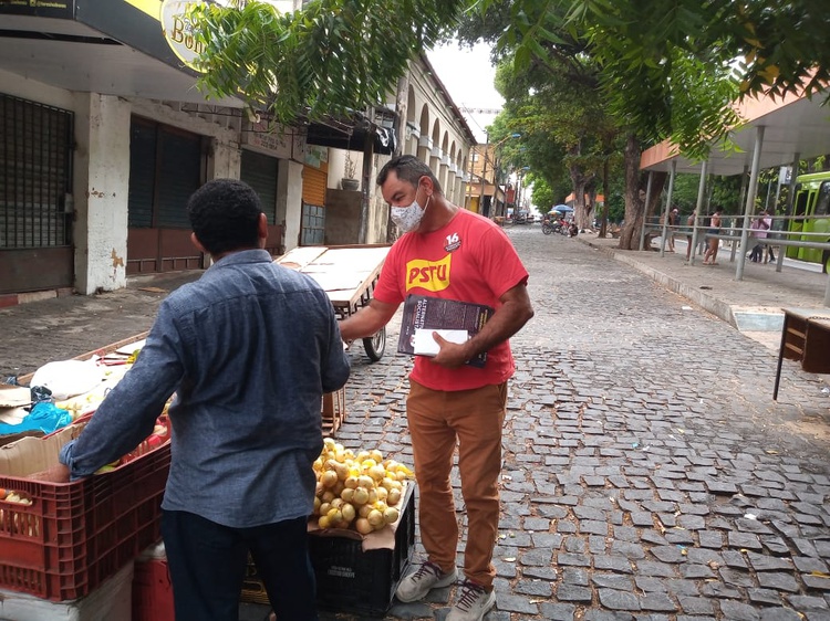 Gervasio Santos faz campanha no Mercado Central