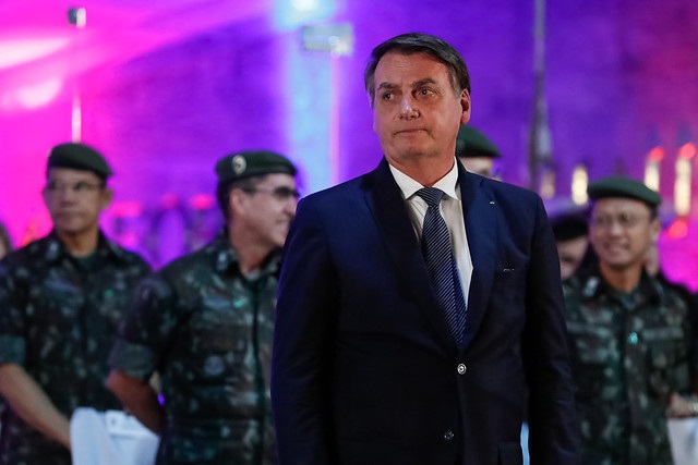 Mudança de Bolsonaro provoca crise na base, que levanta a hashtag #bolsonarotraidor