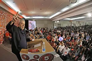 Lula em uma de suas palestras(Conversa Afiada)