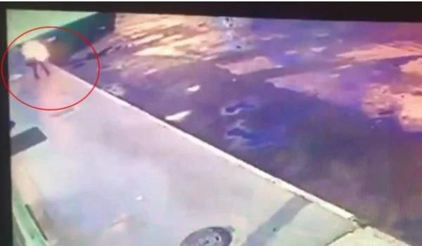 Vídeo: Em ataque, morador de rua tem 35% do corpo queimado