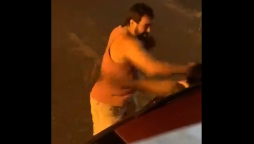 VÍDEO: Homem espanca mulher no meio da rua, mesmo sabendo que estava sendo filmado