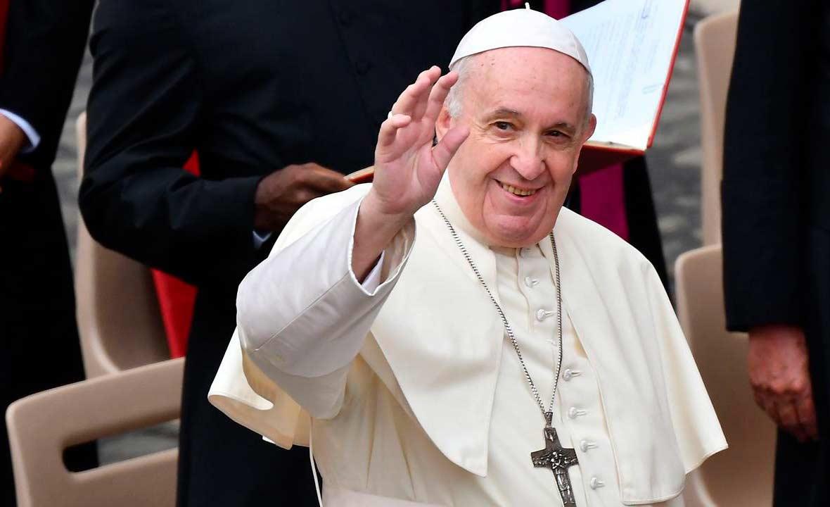 Papa Francisco diz que casais LGBT têm direito a união civil