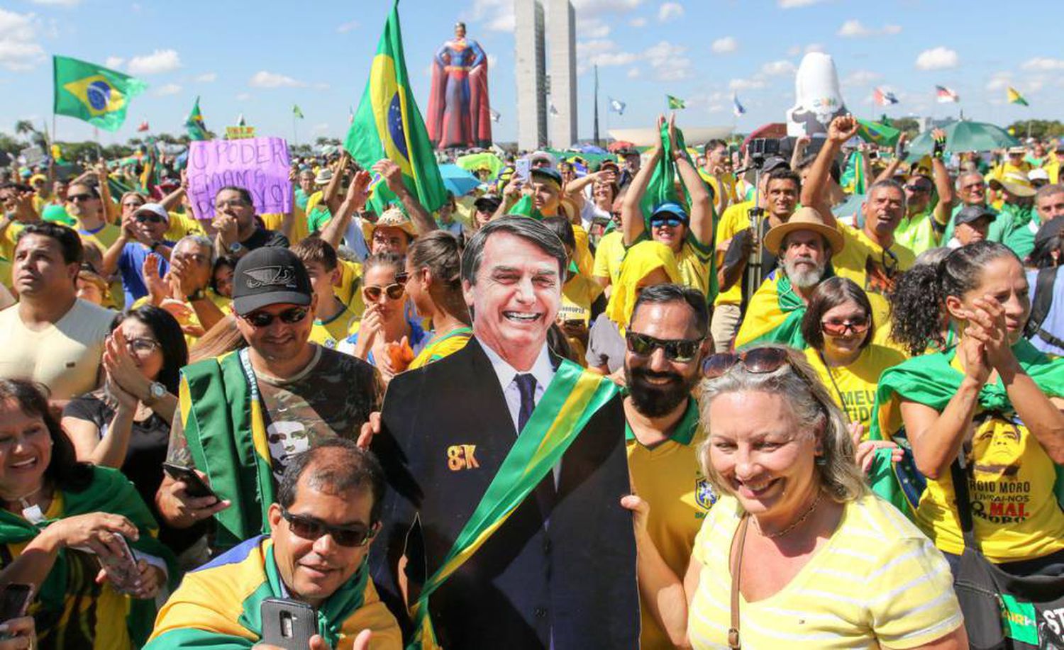 Política bolsonarista pode levar Brasil ao isolamento com a vitória dos Democratas (EUA)