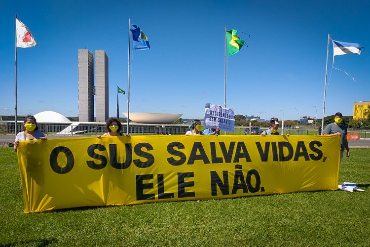 Com Bolsonaro, SUS corre perigo constantemente