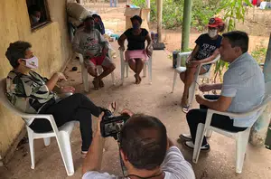 Fábio Novo, candidato do PT, visitando famílias da zona rural(Divulgação)