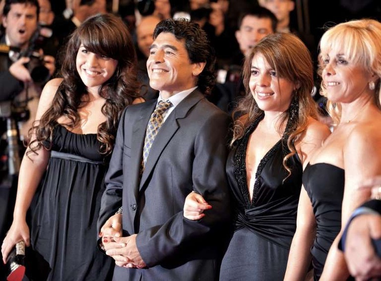 Maradona, Claudia Villafañe e filhas