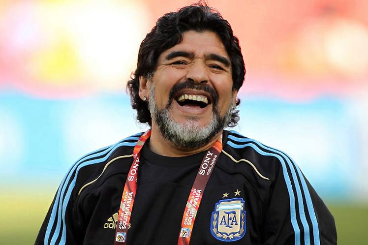 Diego Maradona morre aos 60 anos