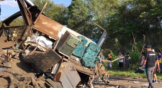 Tragédia deixou mortos e feridos graves