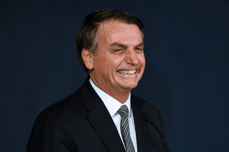 Vídeo: Bolsonaro ri dos brasileiros que contraíram coronavírus: “Estou com Covid”