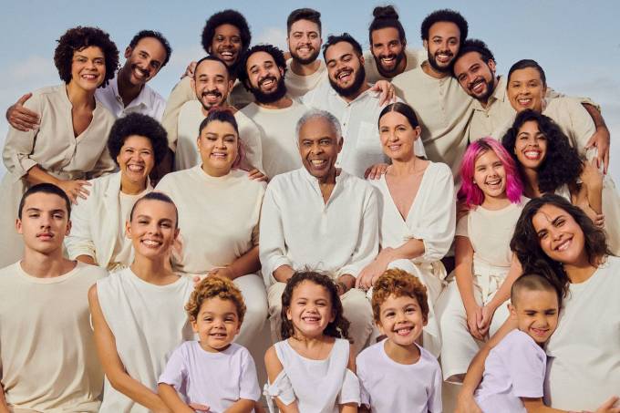 Família Gil se reúne para nova campanha de Natal da Hering