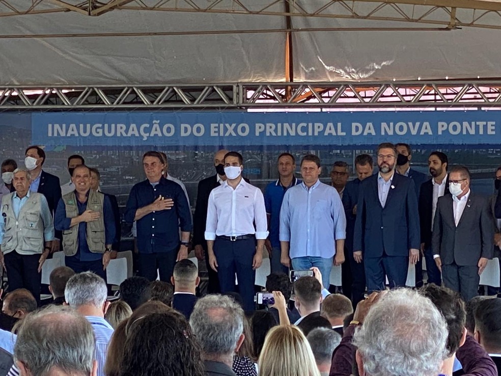 Em meio a alta de mortes, Bolsonaro diz que Brasil está vivendo o 'finalzinho da pandemia'