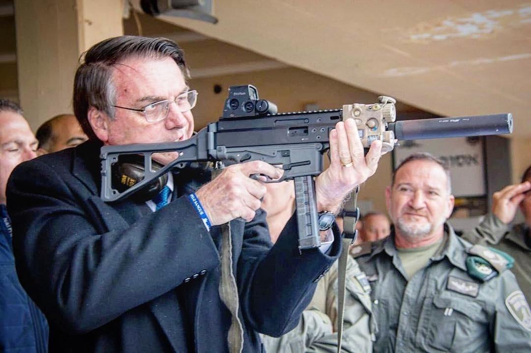 Revogação de rastreamento de armas por Bolsonaro favorece assaltos como o de Criciúma