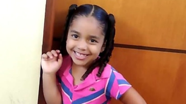 Maria Clara, 5 anos