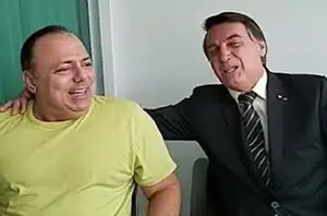 Pazuello e Bolsonaro(UOL)