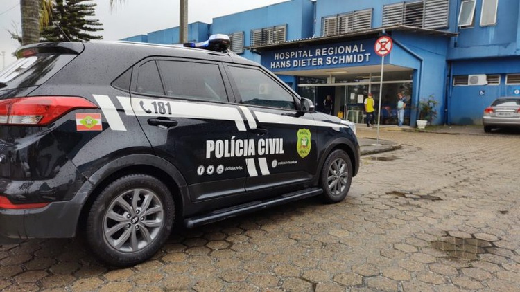 Polícia investiga médicos