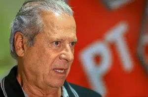 José Dirceu defende a construção de frente ampla em defesa da democracia