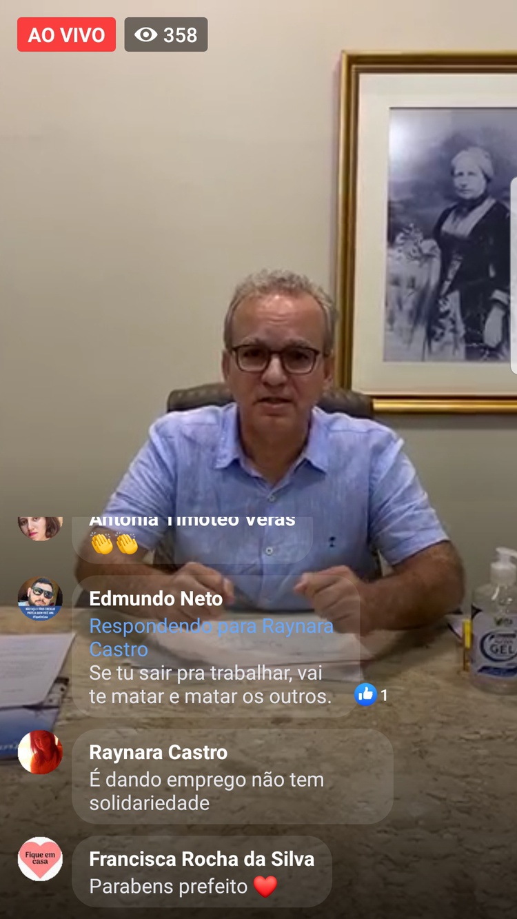 Prefeito faz transmissão ao vivo nas mídias sociais