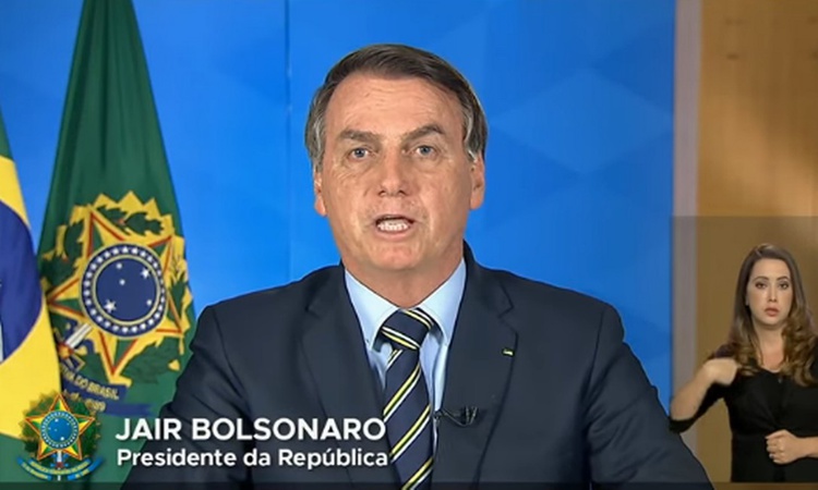 Presidente Jair Bolsonaro faz pronunciamento enlouquecido