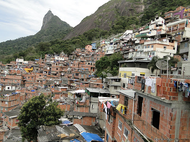 Remédio para a crise: recolocar os mais pobres no orçamento