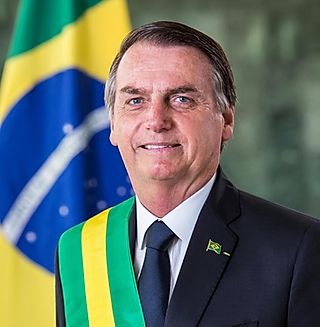 Bolsonaro vai renunciar em troca da anistia aos filhos, essa é a idéia do momento