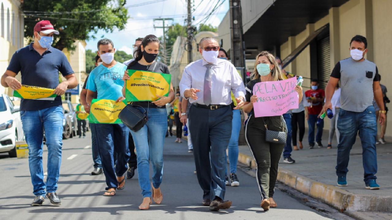 A pandemia afeta o fluxo de consumidores no comércio, mesmo sem isolamento: ninguém quer morrer