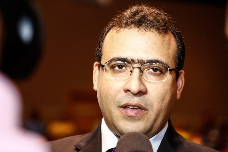 Dr. Lázaro