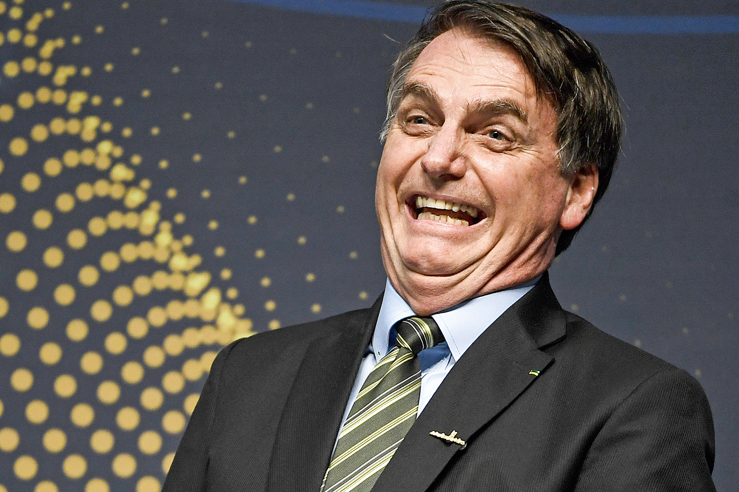 Apesar de tudo, Bolsonaro melhora nas pesquisas