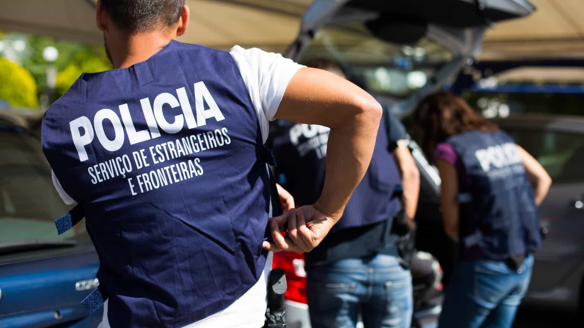Uma polícia amorosa