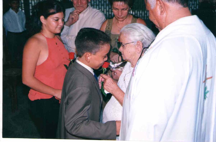 Aniversário de 80 anos da matriarca, Padre Manoel acompanha a homenagem de Tarcísio Augusto à sua vó