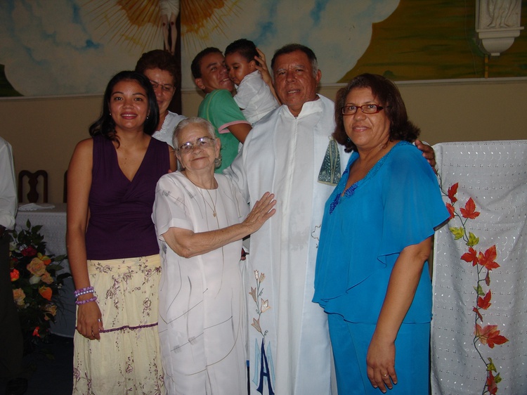 Foram muitas as gerações desta família que foram abençoadas pelo Padre Manoel
