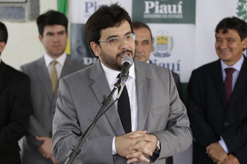 “Vai ser o maior investimento em educação da história do Piauí" - diz Rafael Fonteles