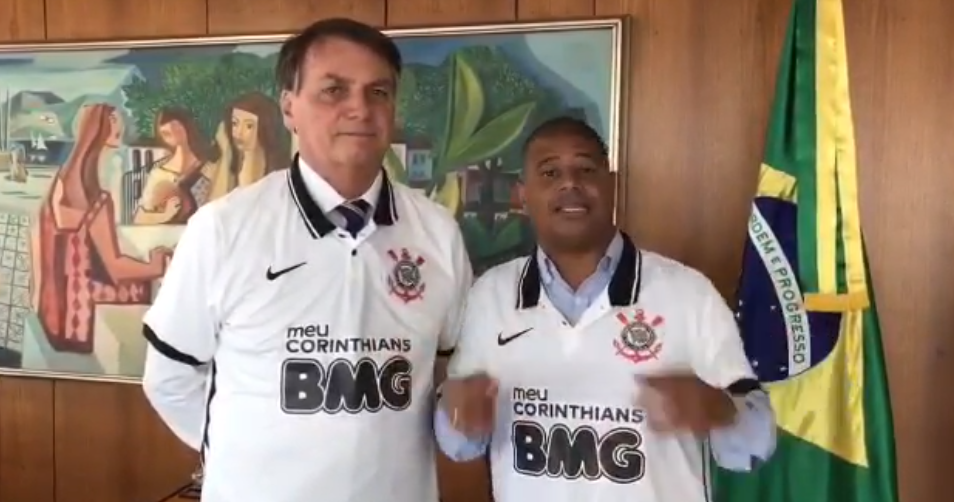 E Bolsonaro corintianiou!