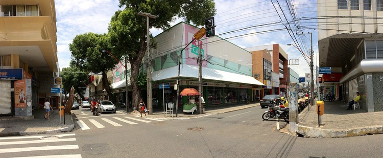 Cruzamento da ruas Paissandu e Barroso, no Centro de Teresina.