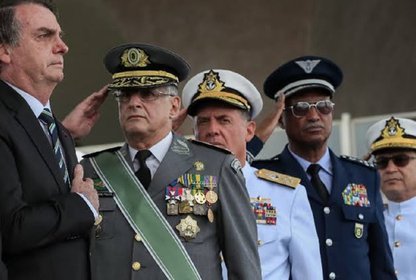 Por conta da sua má relação com o Congresso, Bolsonaro se cerca de ministros militares