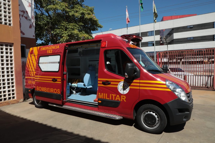 Veículo de resgate modelo ambulância tipo C, utilizado para operação de resgate e transporte de vítimas