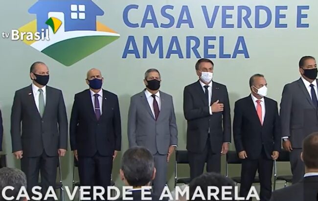 Incomodado com as marcas do PT, Bolsonaro lança o Casa Verde e Amarela